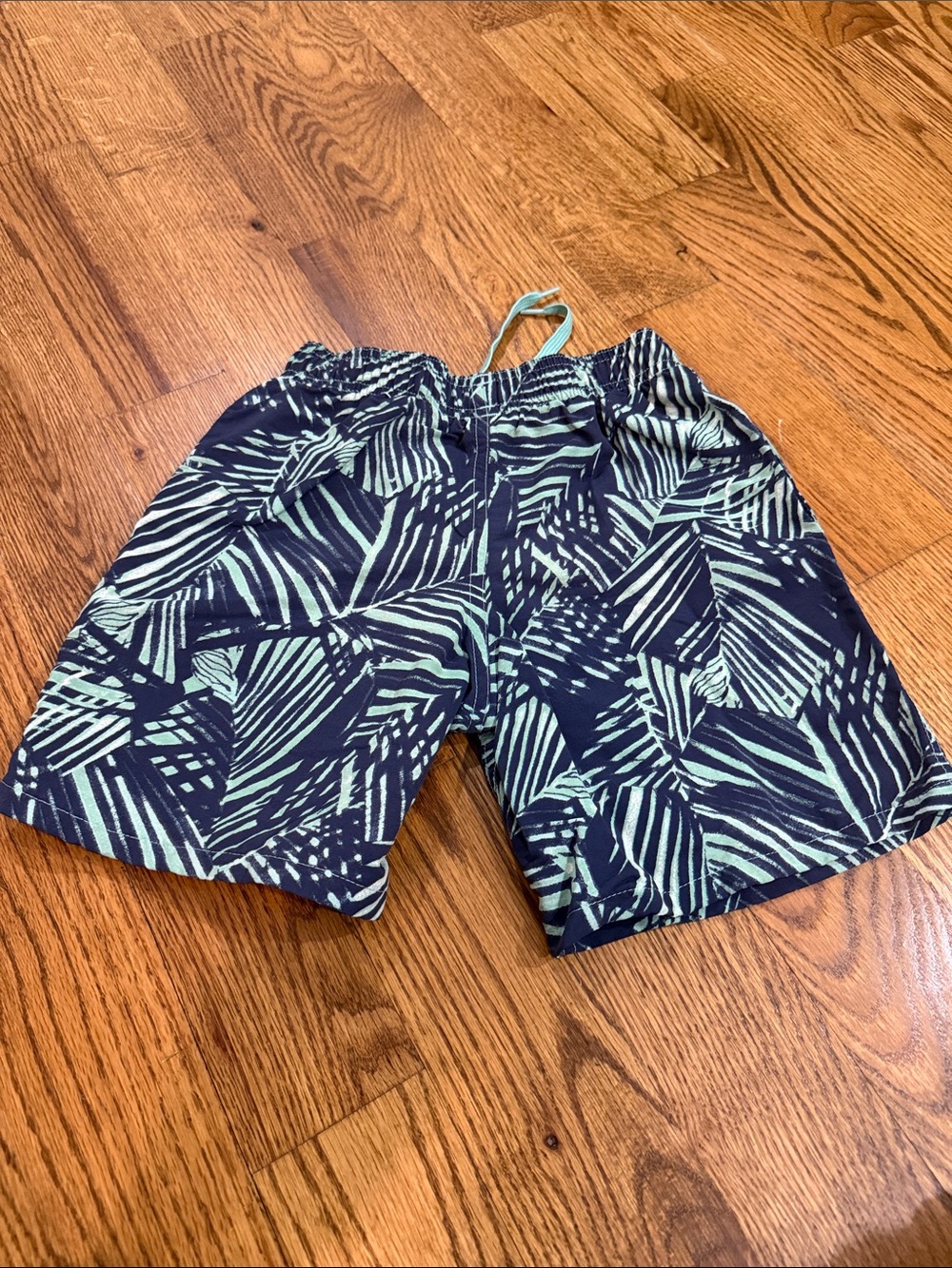 Boy’s Patagonia Swim Trunks. Size Small. Like New Condition. - Picture 9 of 11